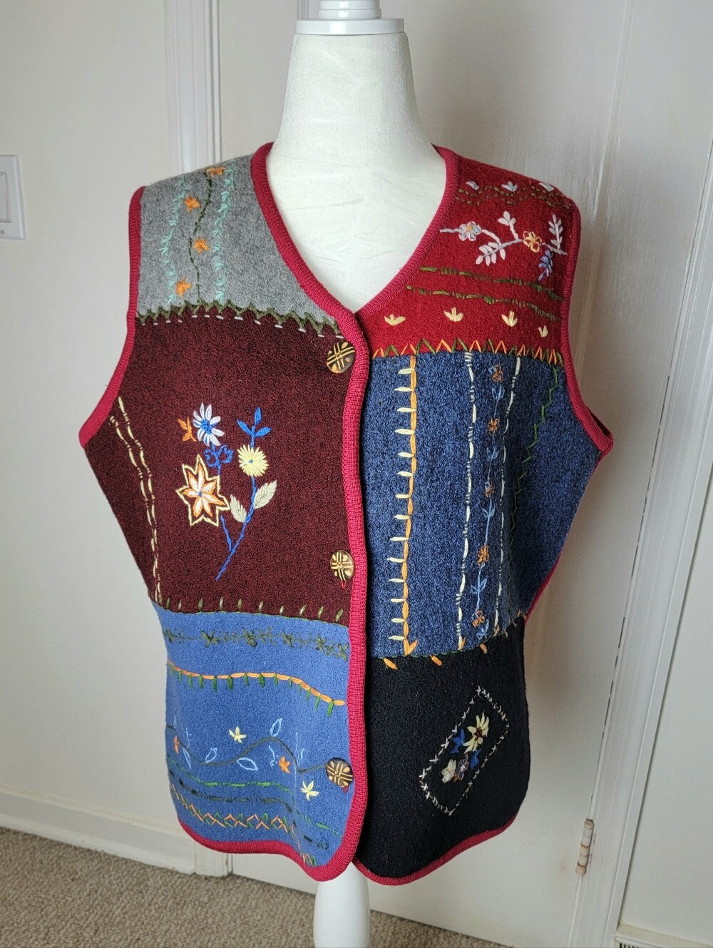 Coldwater Creek Embroidered Vest 100% Wool Sz 1X Folk Floral Patchwork Teacher